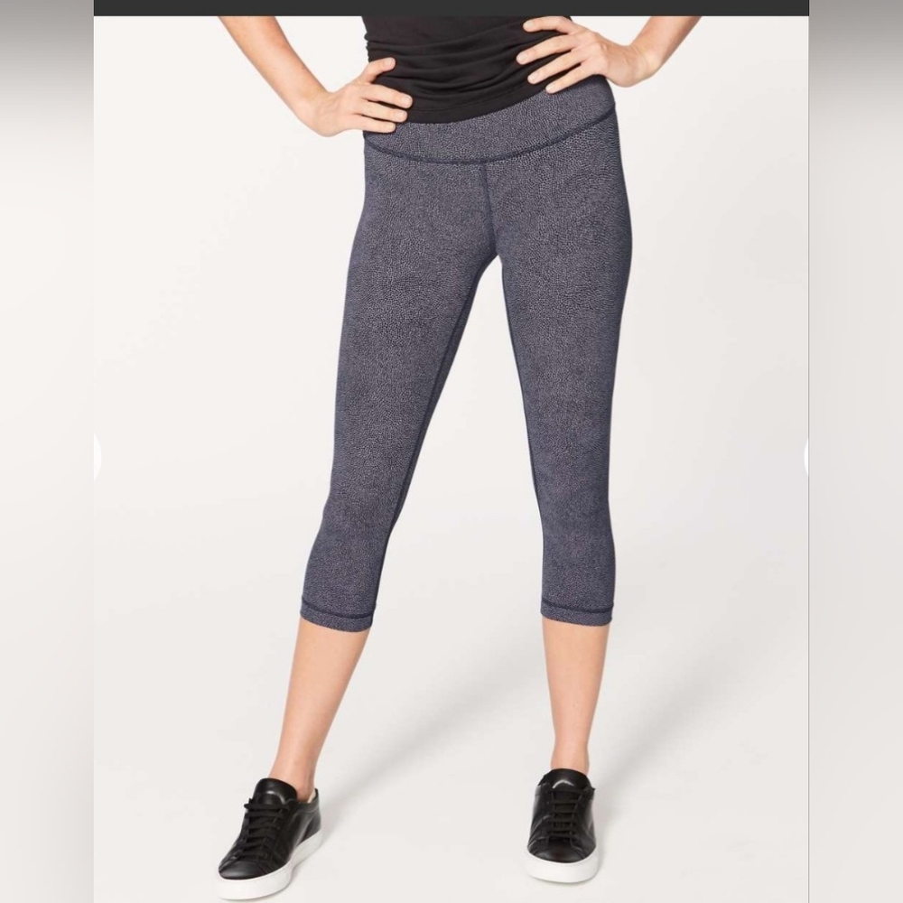 Lululemon Athletica Cropped Capris